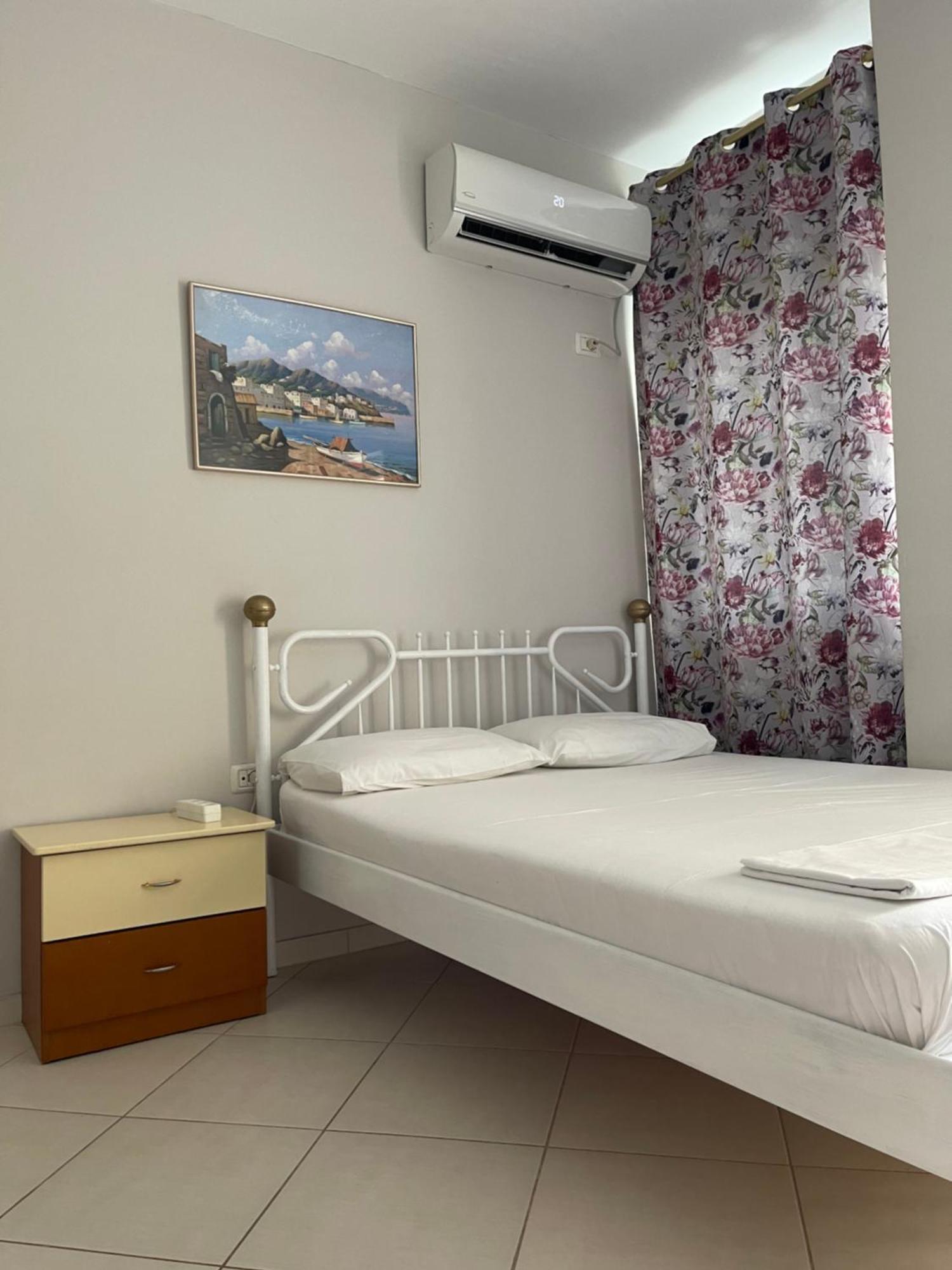 Caramel Sun Studios Apts Sarandë Exterior foto